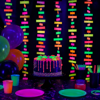 UV Glow Stripe Garland - Glow In The Dark - Over 5 - Wanna Party - flat