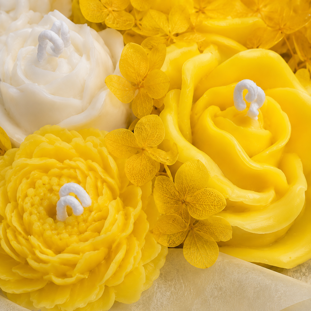 Yellow & White Flower Bouquet Aroma Candle Set with Tray